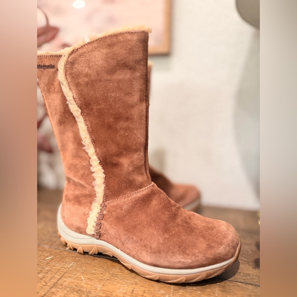 Patagonia Lugano Waterproof Boots for women.  Size 7.5 GREAT CONDITION